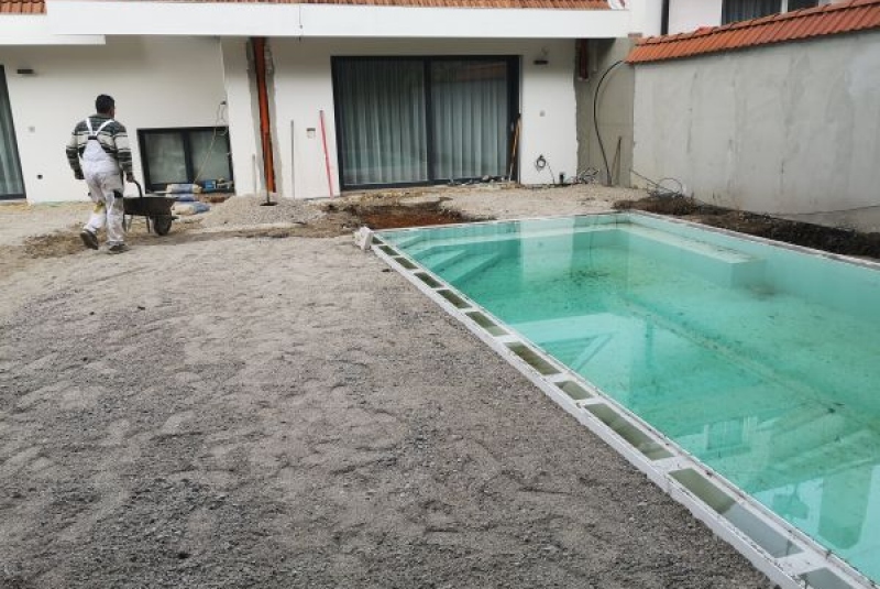 Výstavba bazénu, Záhorská Bystrica